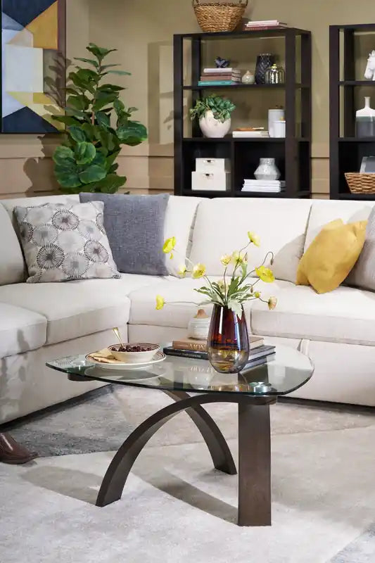 Table basse moderne 34,75 en verre – Marron avec pieds en bois cintré